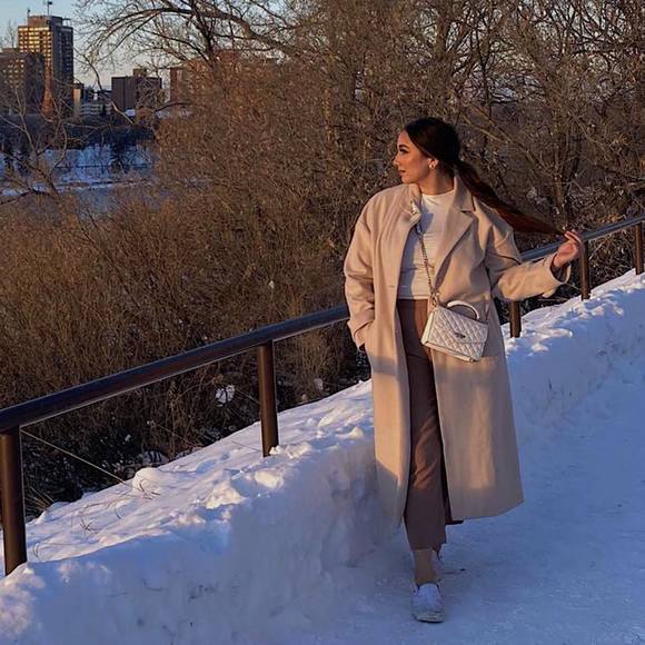 Meet your Posher, Tatum - Picture 1 of 1